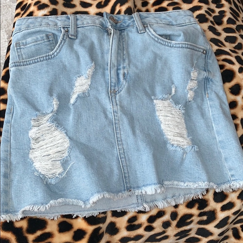 Distressed mini skirt